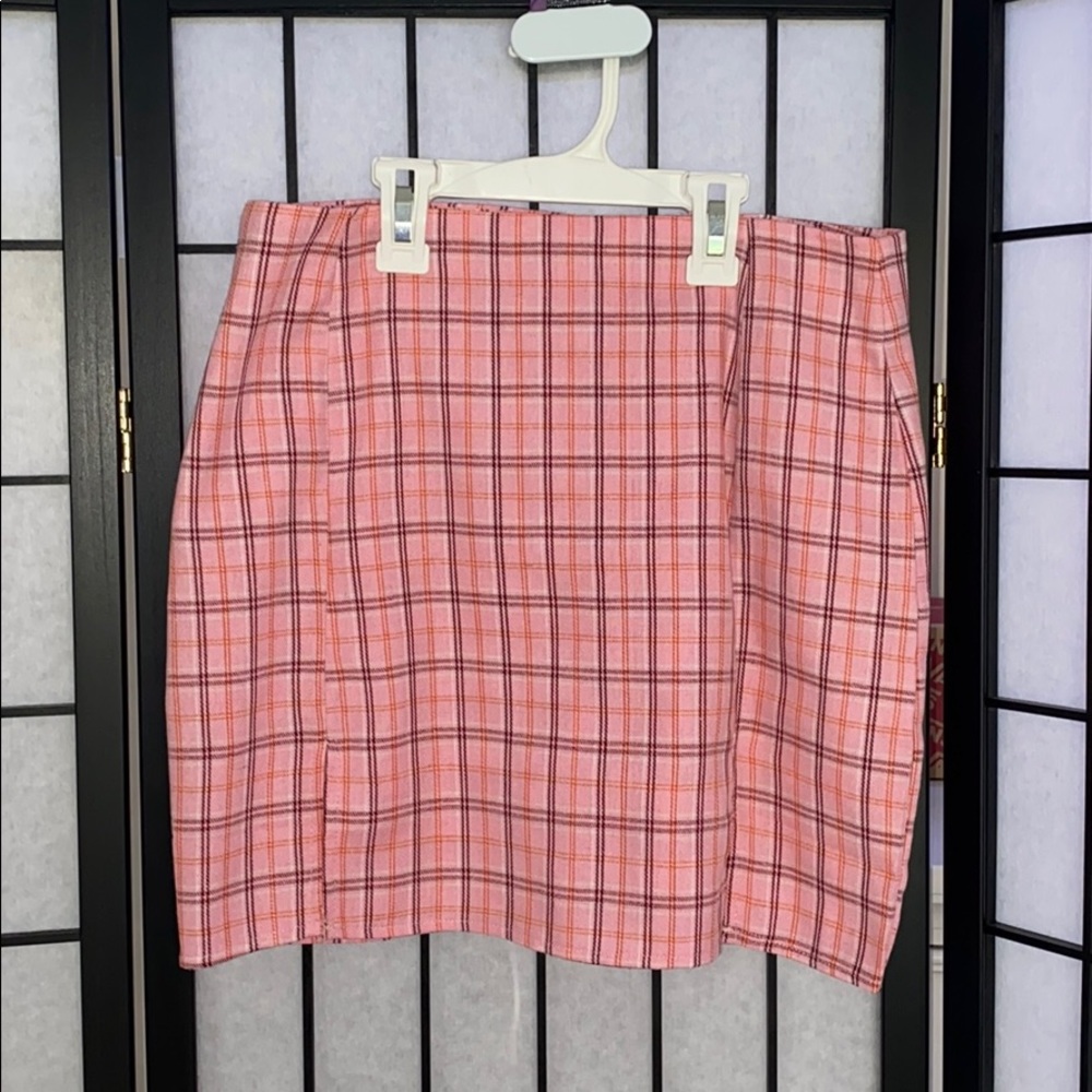 Pink checkered Skirt